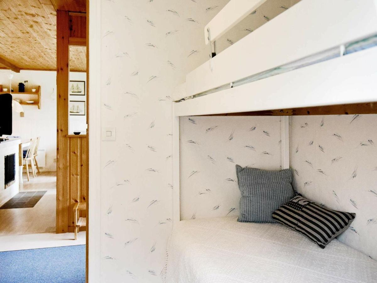 4 Person Holiday Home In Hen N Nösund Eksteriør billede