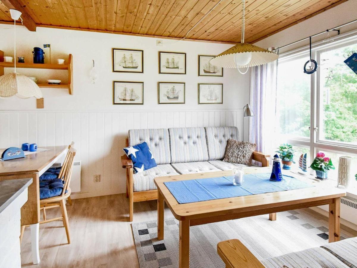 4 Person Holiday Home In Hen N Nösund Eksteriør billede